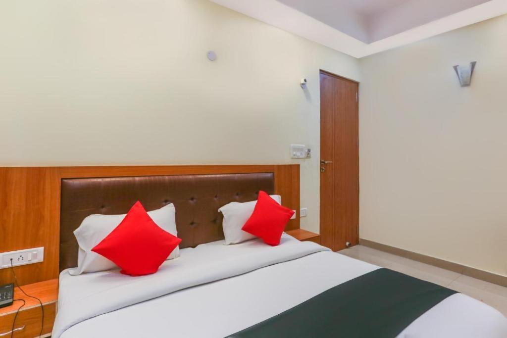 Capital O 89624 Bvh Hospitality Noida Exterior foto